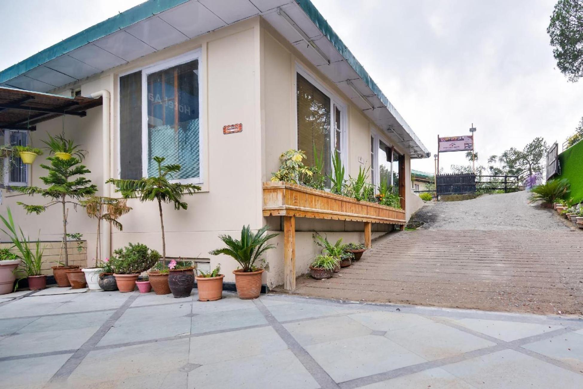 Aangan Regency Hotell Shimla Exteriör bild