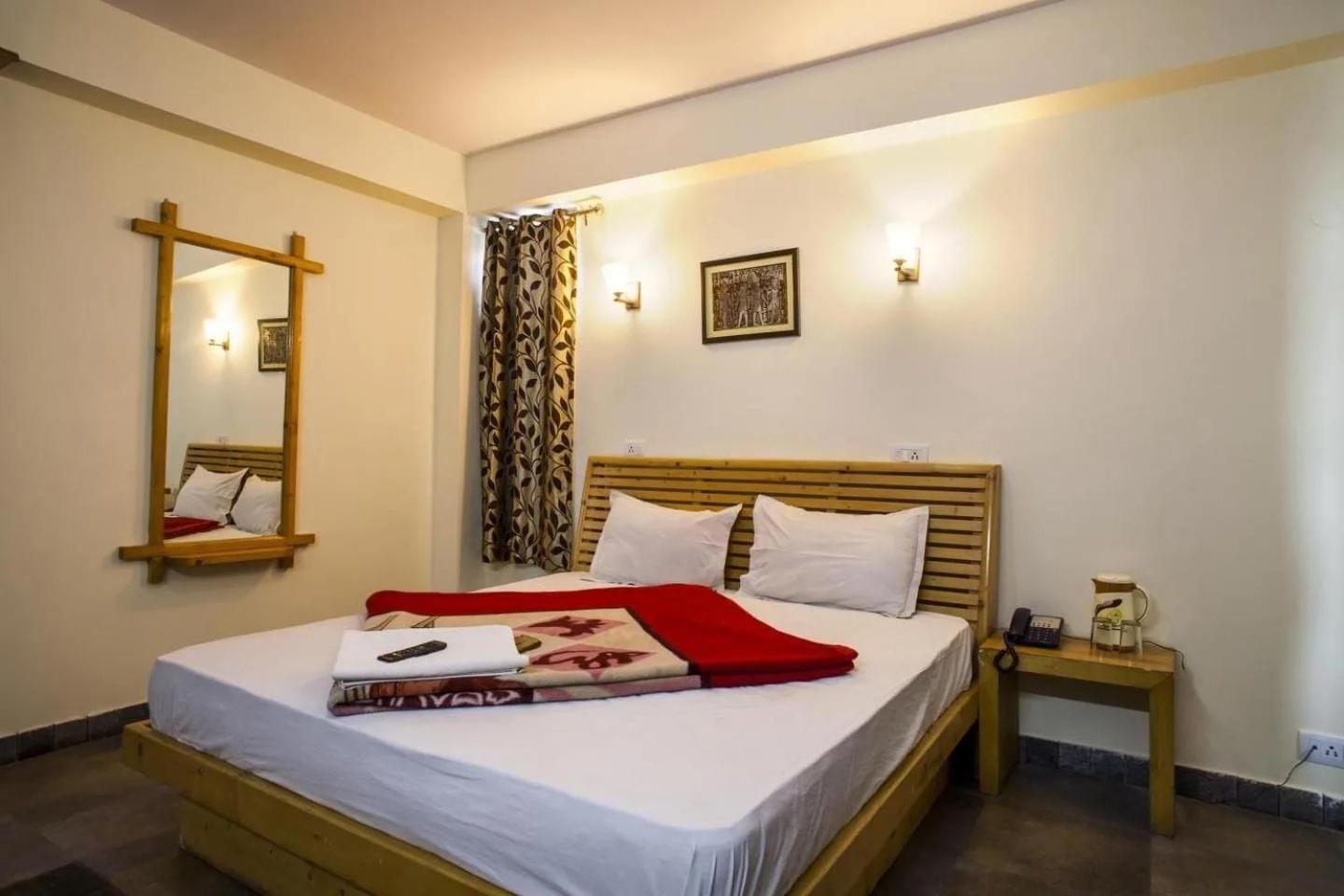 Aangan Regency Hotell Shimla Exteriör bild