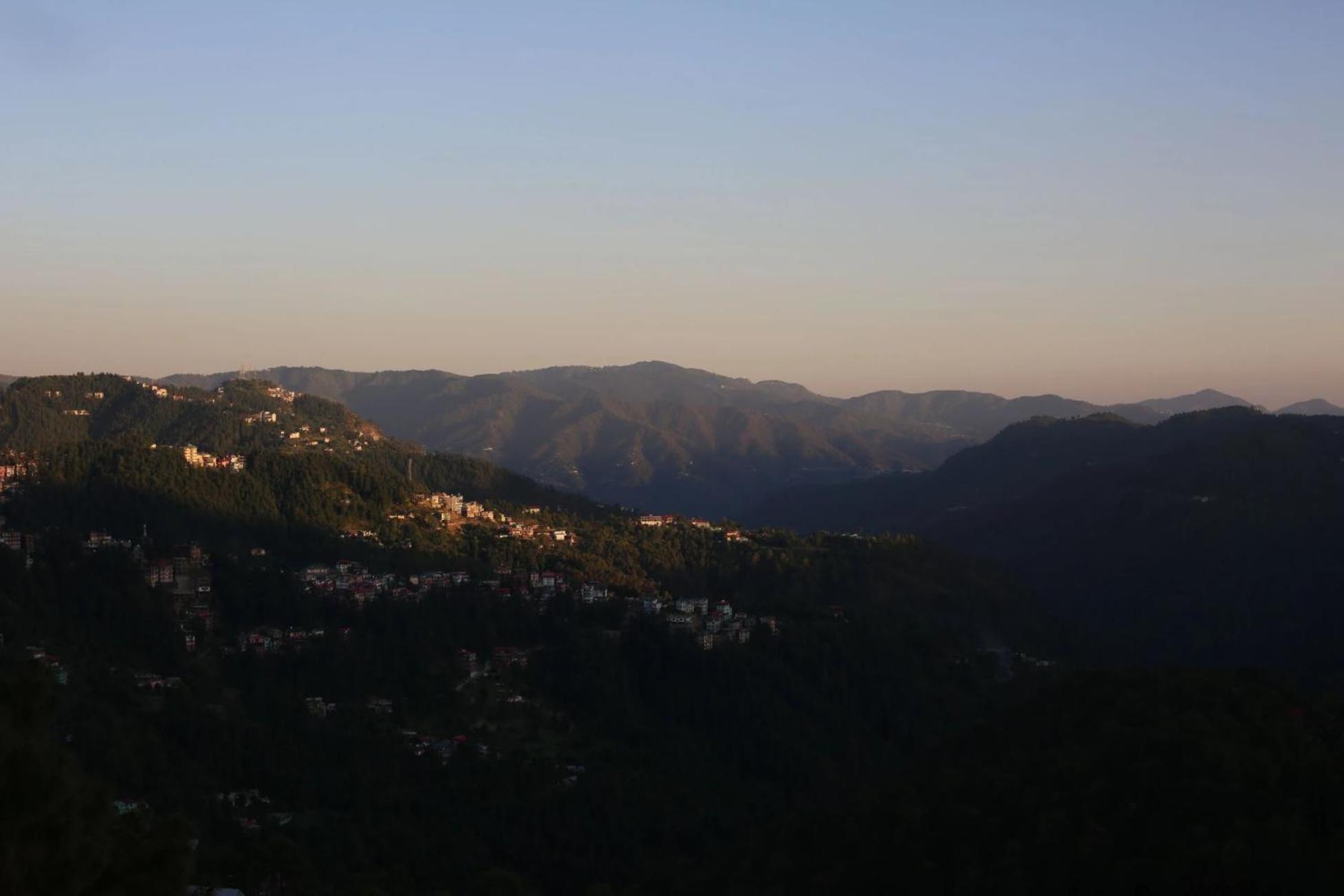 Aangan Regency Hotell Shimla Exteriör bild