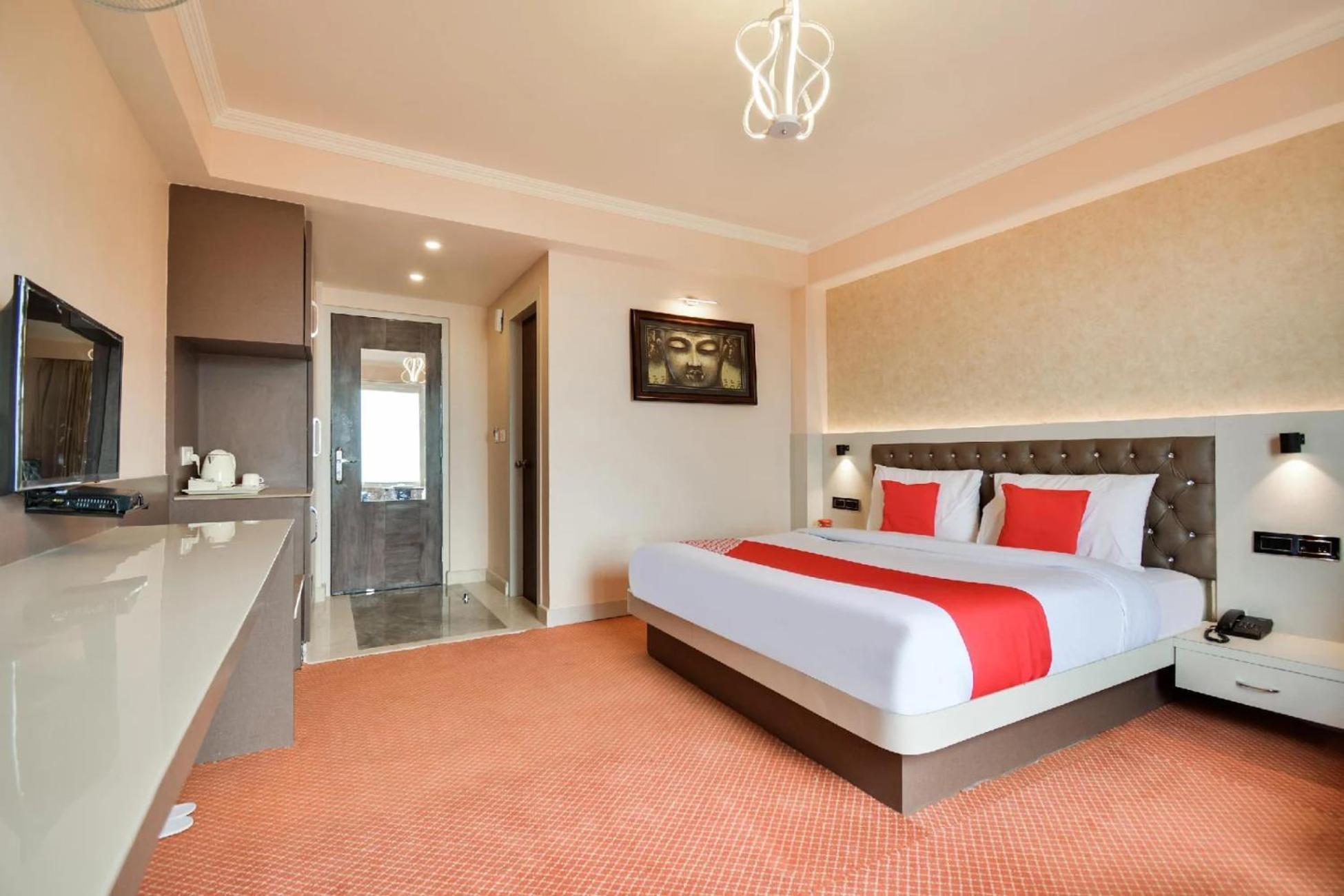 Aangan Regency Hotell Shimla Exteriör bild