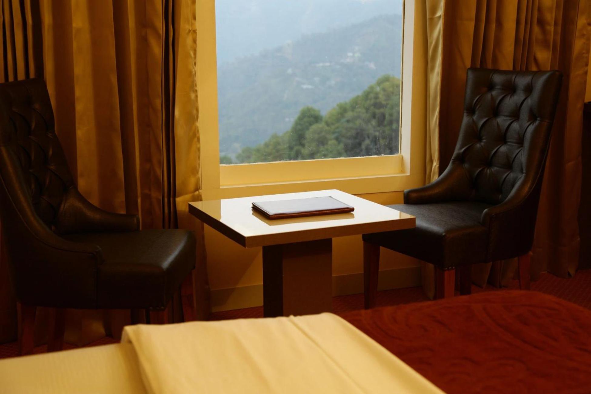 Aangan Regency Hotell Shimla Exteriör bild