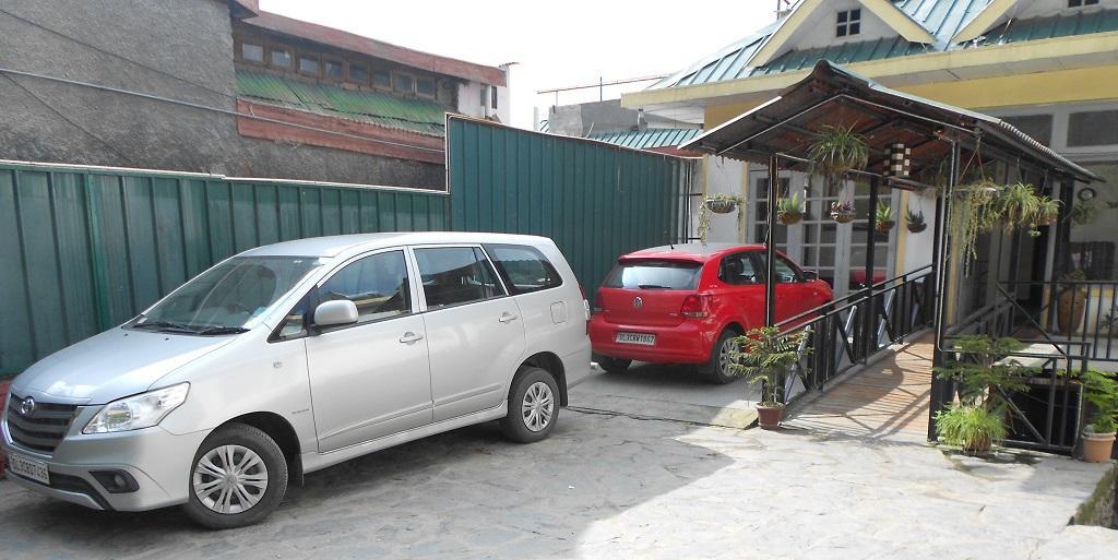 Aangan Regency Hotell Shimla Exteriör bild